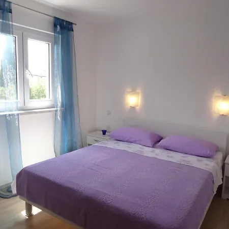 Apartment Helle In Mit Terrasse Selce